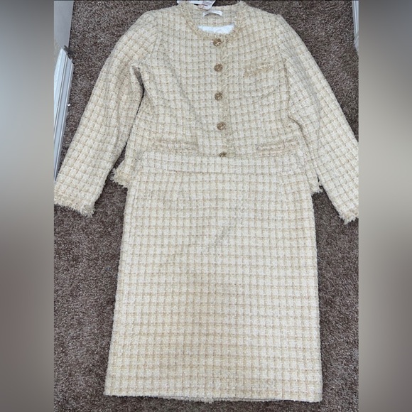 Fashion pioneer - Picture 3 of 9